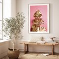 Plakat w ramie 50x70 - Złote Liście Monstery: Delikatność na Różowym Tle - złote liście monstery, różowe tło - rama drewno