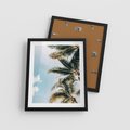 Plakat w ramie 40x50 - Pod Błękitnym Niebem - palmy, ujęcie z dołu - rama czarna