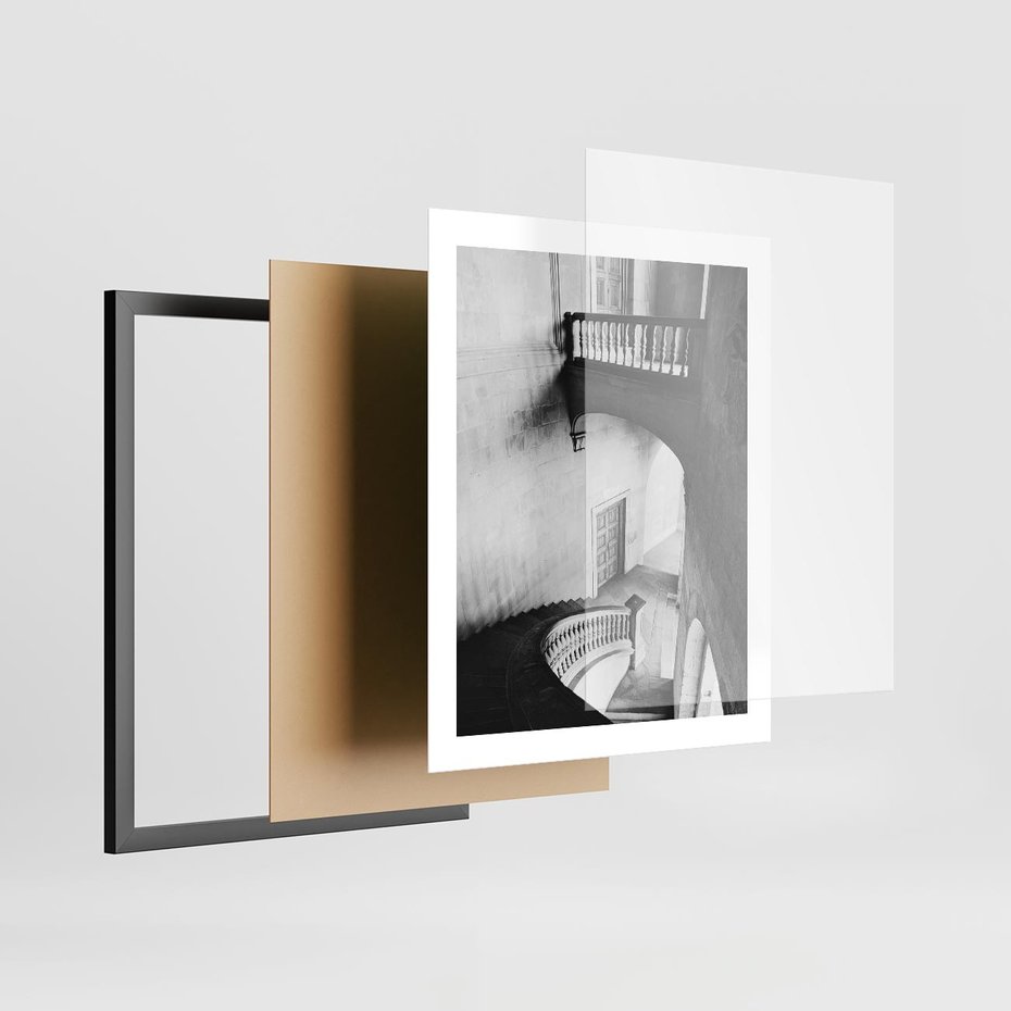 Plakat w ramie 40x50 - Po Schodach w Dół - czarno białą fotgrafia, zakręcone schody w starek kamienicy - rama czarna