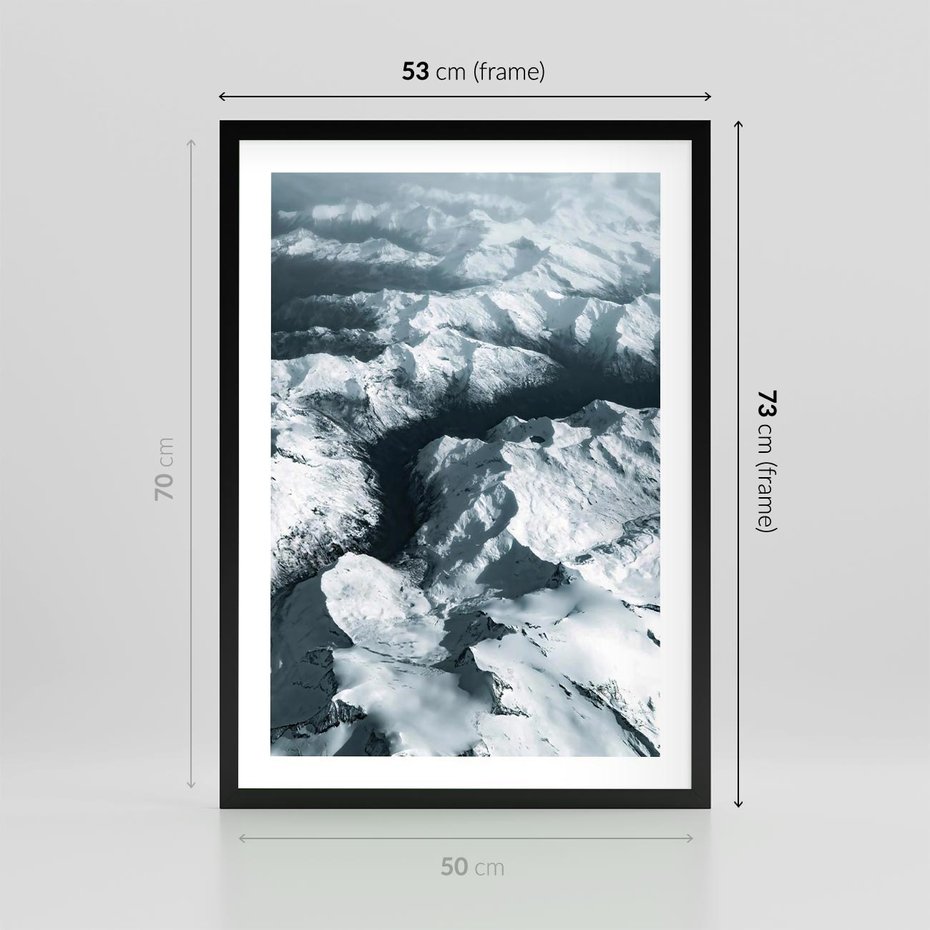 Plakat w ramie 50x70 - Ośnieżone Szczyty z Wysoka - ośnieżone szczyt górskie, zdjęcie z lotu ptaka - rama czarna