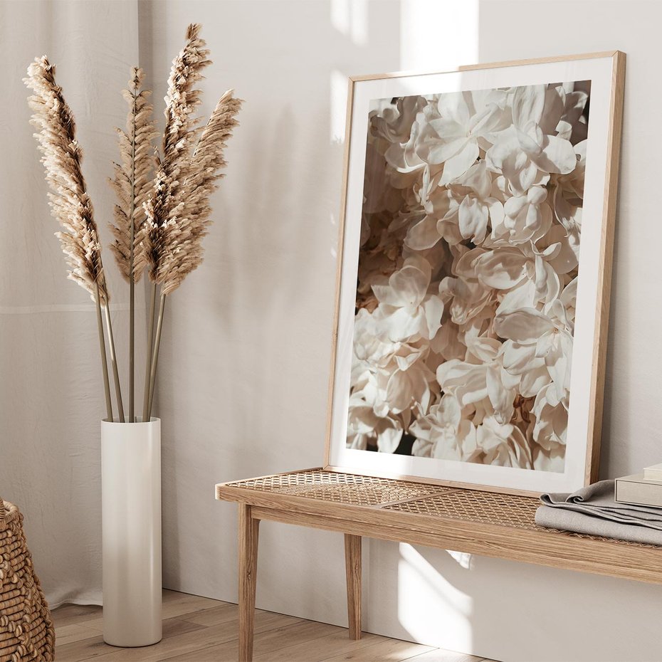Plakat w ramie 50x70 - Płatki w Detalu - białe kwiaty, zbliżenie - rama drewno