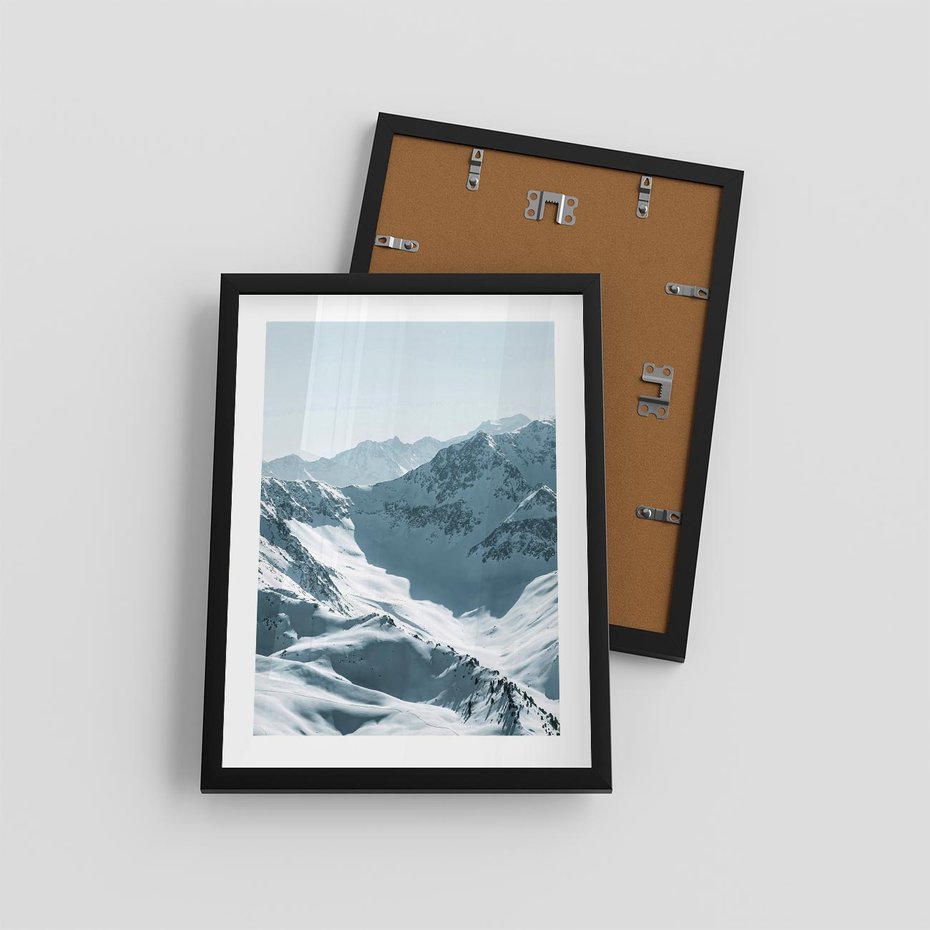 Plakat w ramie 30x40 - Surowość Gór - górskie szczyty, śnieg - rama czarna