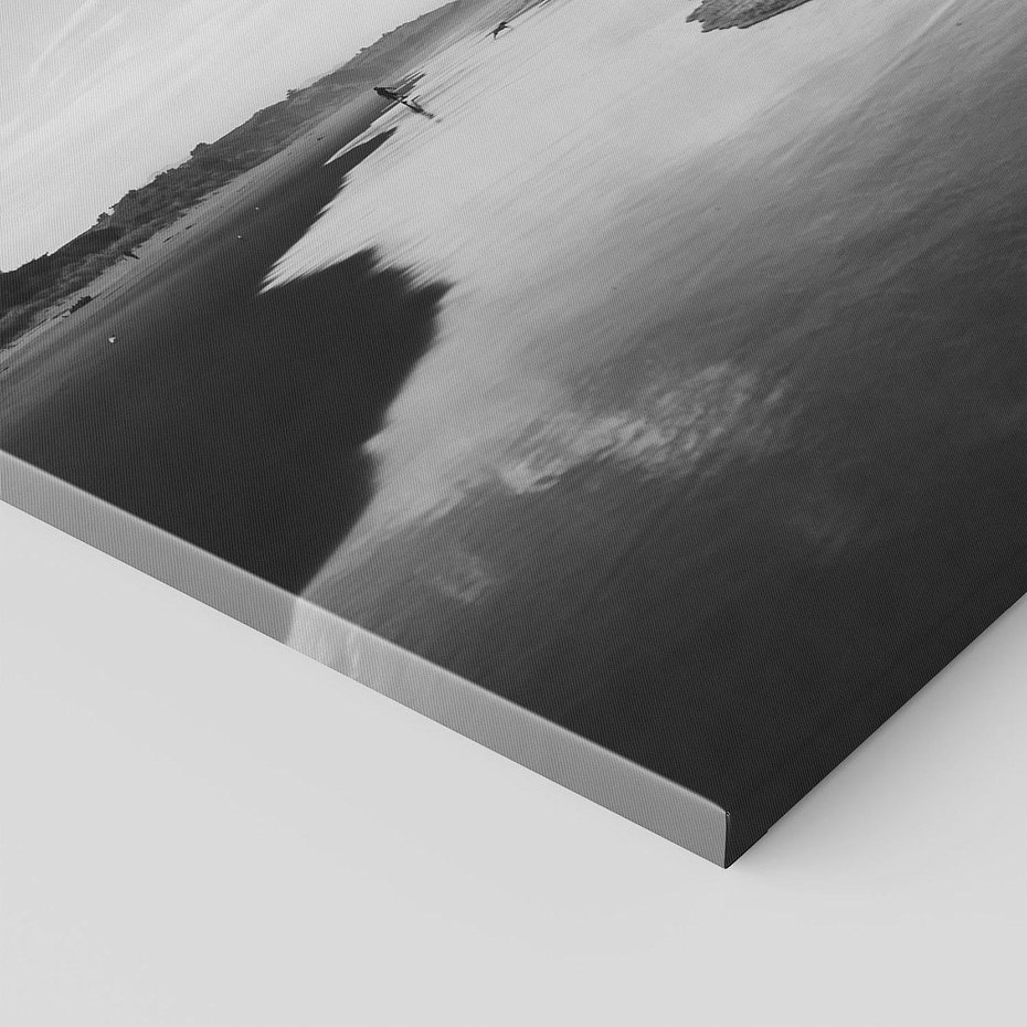 Obraz na płótnie 70x100 - Nadmorska Melodia - czarno białe zdjęcie, plaża