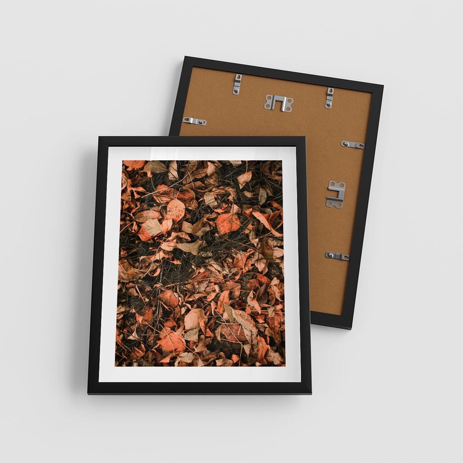 Plakat w ramie 40x50 - Jesienny Splot: Pomarańczowe Liście - liście, pomarańczowe suche liście - rama czarna