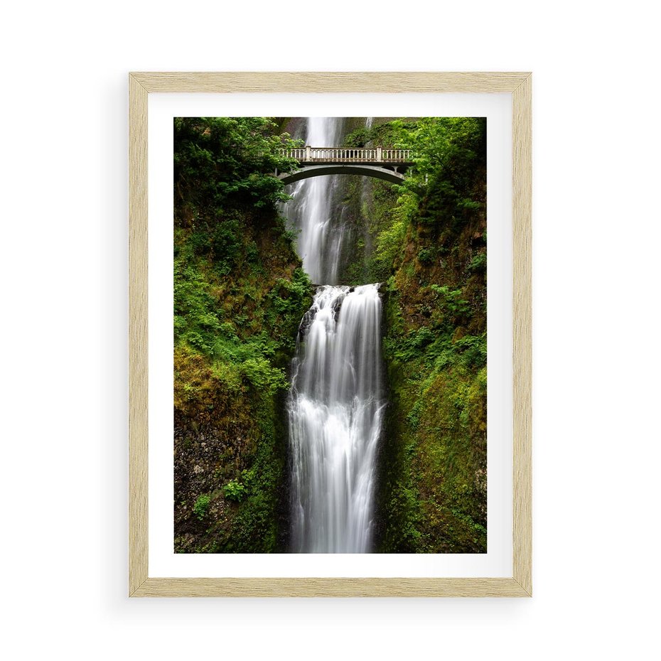 Plakat w ramie 50x70 - Siła i Urok Natury - wodospad, las - rama drewno