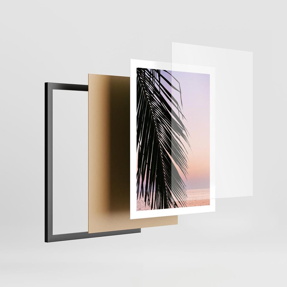 Plakat w ramie 50x70 - Liście Palmy nad Morzem - zachód słońca, liście palmy na tle nieba i morza - rama czarna