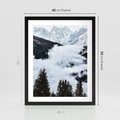Plakat w ramie 40x50 - Zimowa Magia Gór: Śnieżne Szczyty - grajobraz górski, zima - rama czarna