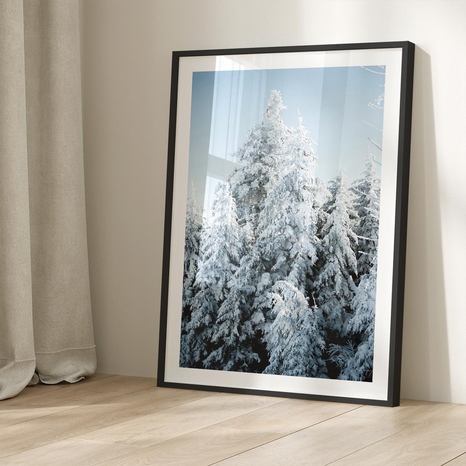 Plakat w ramie 40x50 - Magia Śnieżnych Drzew - zima, iglaste drzewa - rama czarna