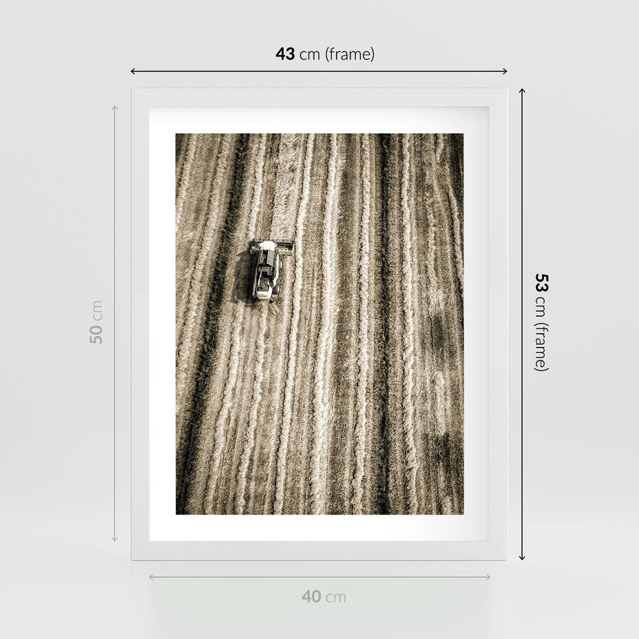 Plakat w ramie 40x50 - Sepia na Polu - kombajn, pole - rama biała