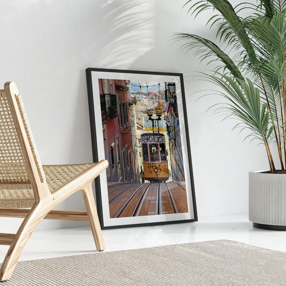 Plakat w ramie 40x50 - Lizbońskie tramwaje - podróż w czasie - Lizbona, tramwaj - rama czarna