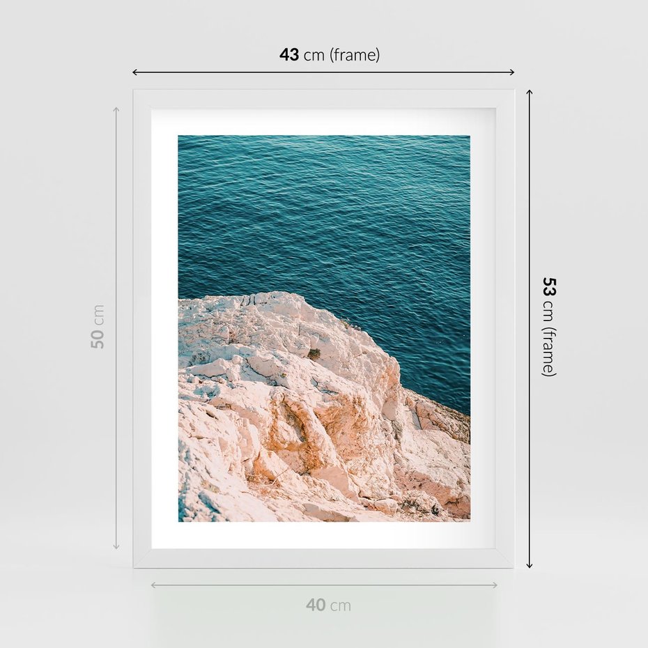 Plakat w ramie 40x50 - Klifowy Horyzont: Brzeg Morza - brzeg morza, klify - rama biała