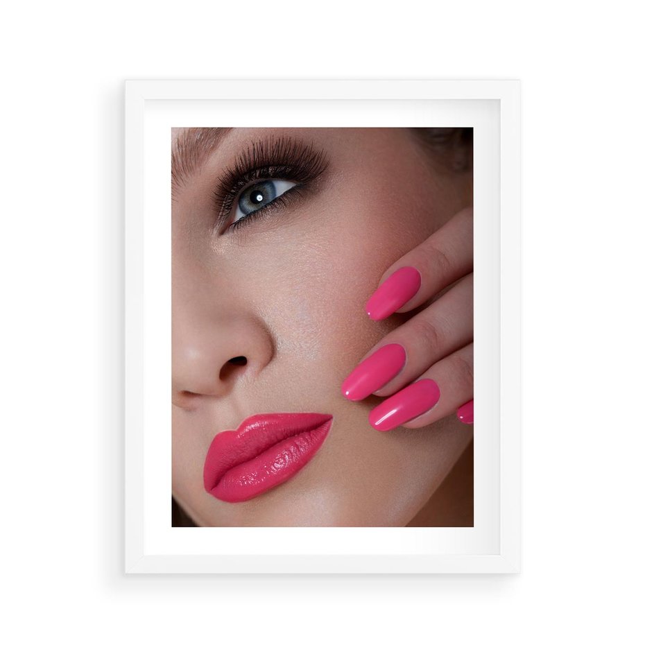 Plakat w ramie 40x50 - Usta, manicure, spa: kobieca harmonia - usta, manicure - rama biała