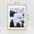 Plakat w ramie 30x40 - Zimowa Magia Gór: Śnieżne Szczyty - grajobraz górski, zima - rama drewno