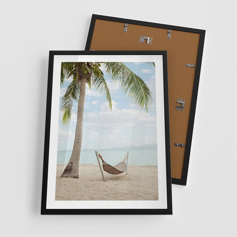 Plakat w ramie 50x70 - Relaks na plaży - palma, hamak - rama czarna