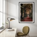 Plakat bez ramy 30x40 - Spacer po Leśnej Drodze - ścieżka w lesie, jesień suche liście