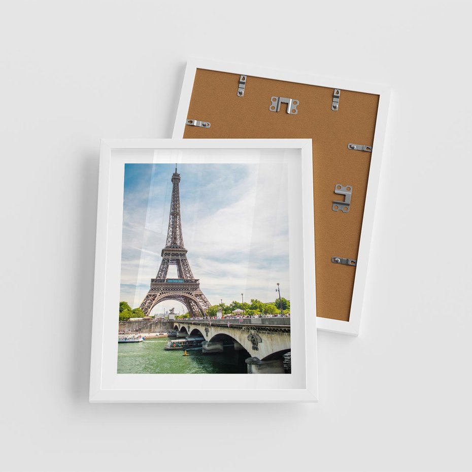 Plakat w ramie 40x50 - Ikona Romantyzmu - Eiffla, Francja - rama biała