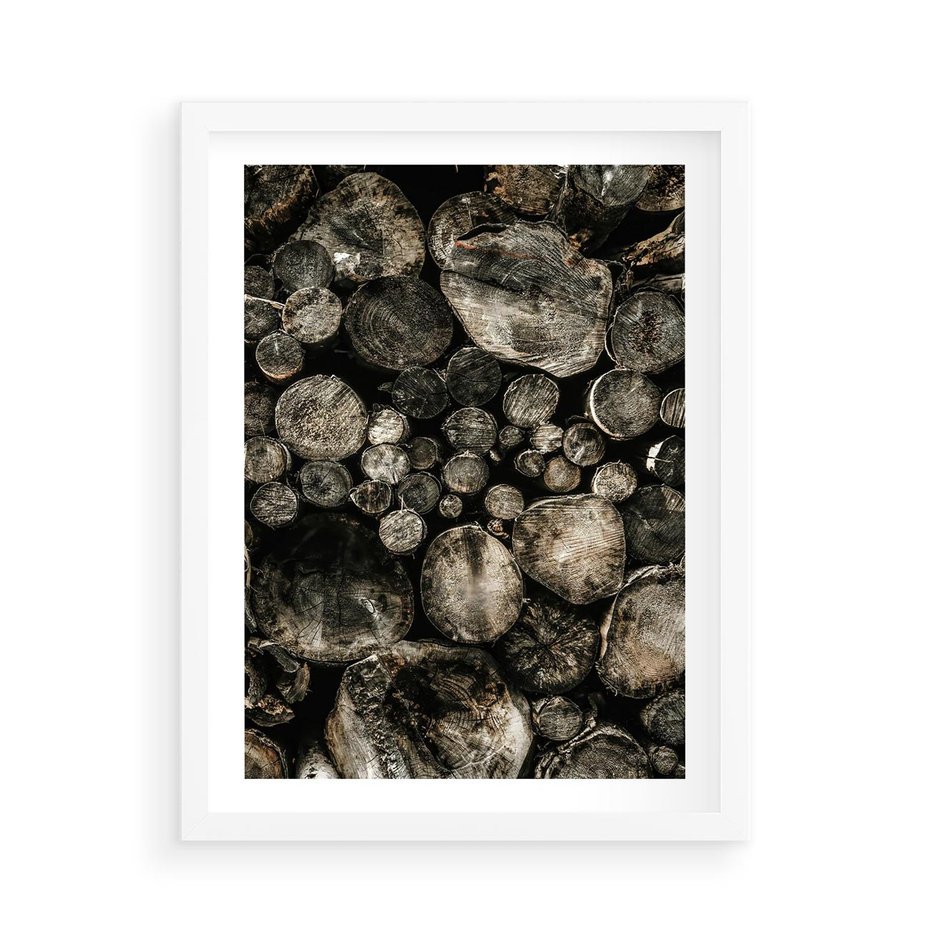 Plakat w ramie 50x70 - Stos Drewna - kłody drewna, pociete drweno - rama biała