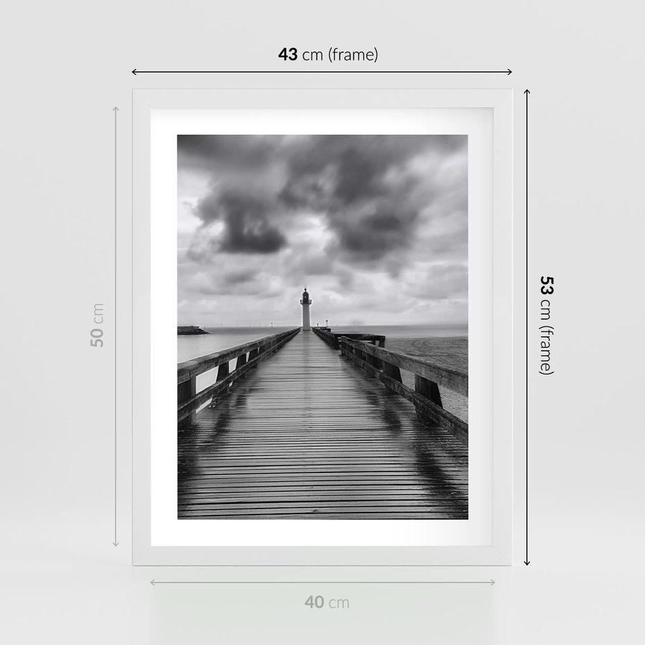 Plakat w ramie 40x50 - Romantyczny pomost z latarnią - pomost, latarnia - rama biała