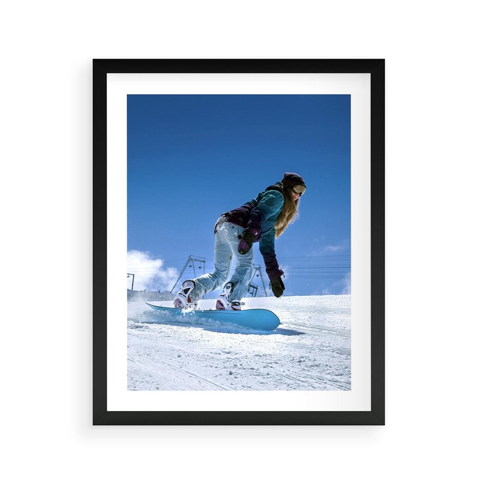 Plakat w ramie 40x50 - Snowboard na zimowych zboczach - snowboard, zima - rama czarna