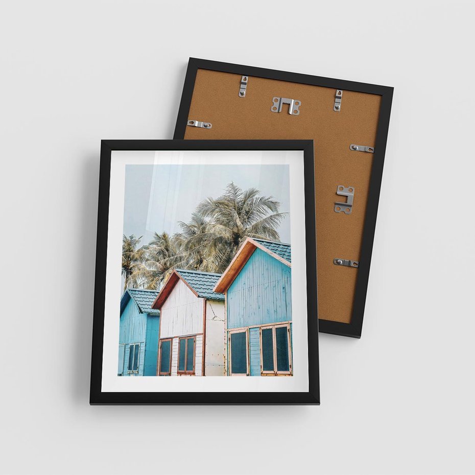 Plakat w ramie 40x50 - Rajskie Wakacje - domki na plaży, błękitne domki - rama czarna