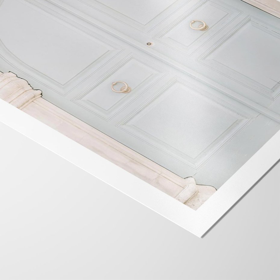 Plakat bez ramy 50x70 - Błękitne Drzwi Kamienicy: Urok Historii - stare piękne drzwi do kamienicy, błękitne drzwi