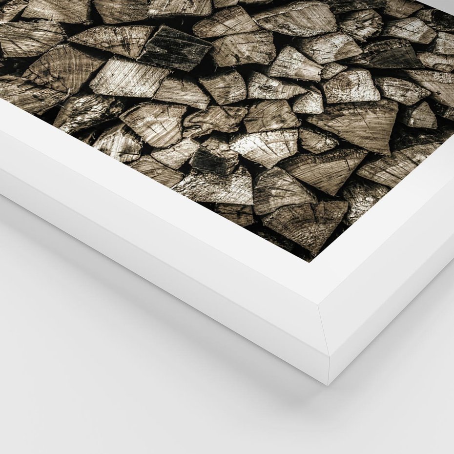 Plakat w ramie 30x40 - Piękno Drewna - belki drewna, drewno - rama biała
