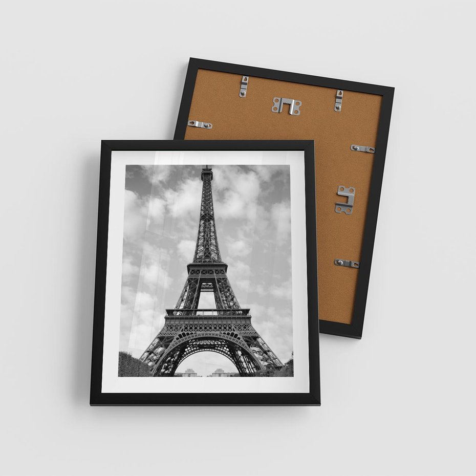 Plakat w ramie 40x50 - Nocna panorama Paryża z wieżą Eiffla - Eiffla, Paryż - rama czarna