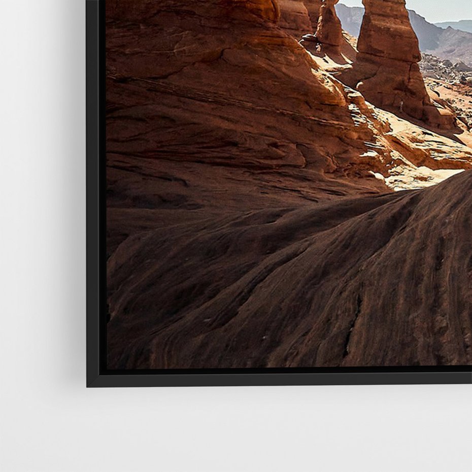 Obraz w ramie 70x100 - Magia pustynnego kanionu - pustynia, kanion - rama czarna