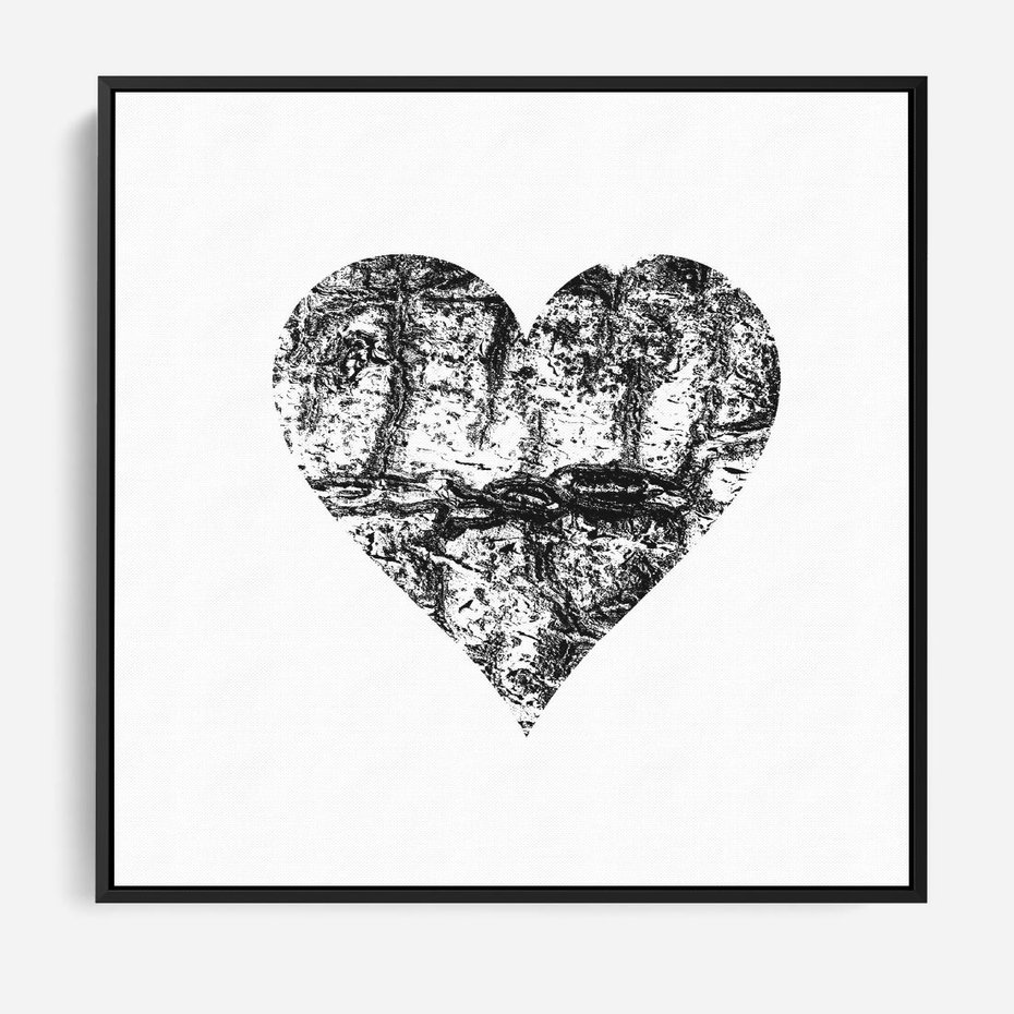 Obraz w ramie 50x50 - Drzewo Serca - czarne serce, tekstura jak kora drzewa - rama czarna