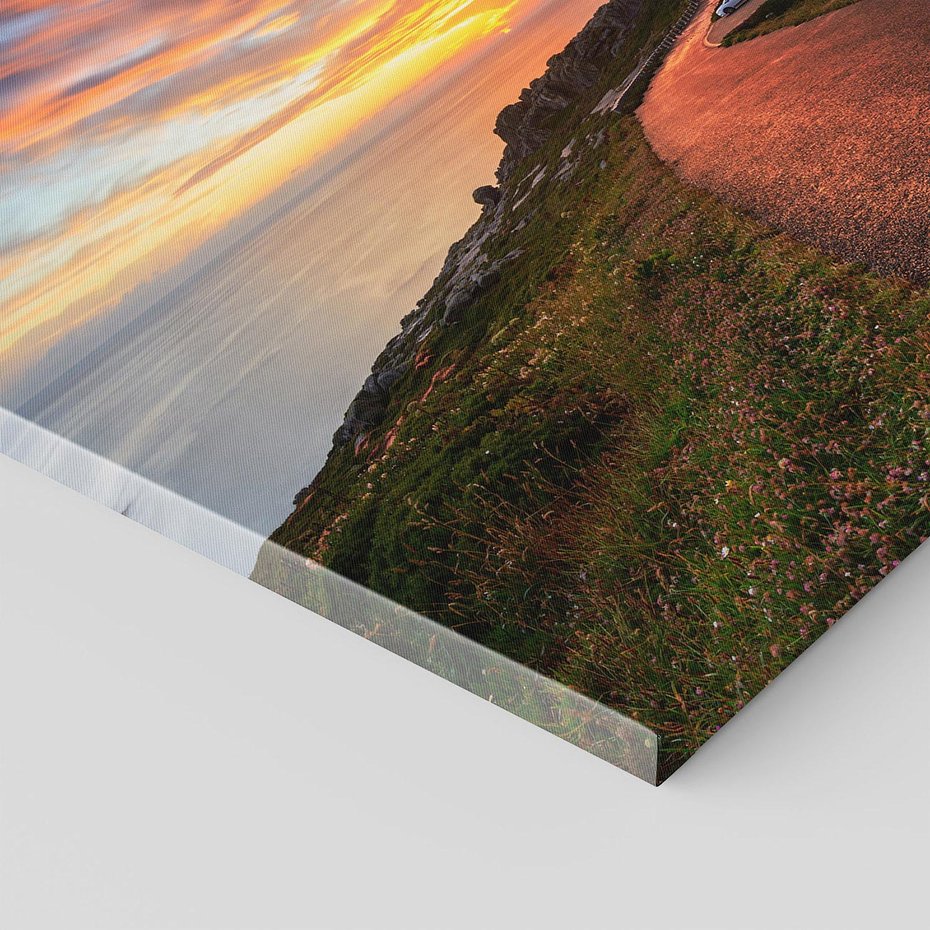 Obraz na płótnie 30x30 - Latarnia morska: Nocne niebo nad morzem - latarnia, morska