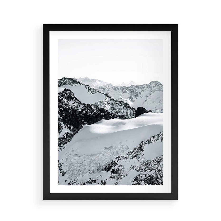 Plakat w ramie 50x70 - Biały Zimowy Pejzaż - góry w zimie, ośnieżone wysokie szczyty - rama czarna