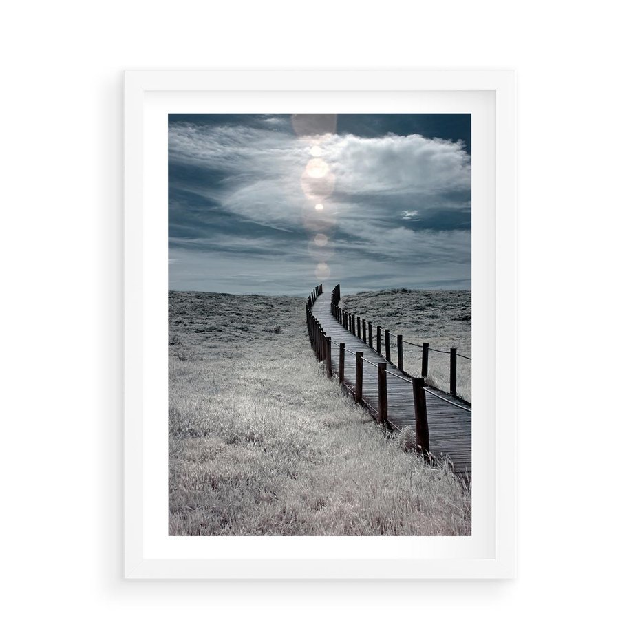 Plakat w ramie 50x70 - Burzowy pomost na plaży - plaża, pomost - rama biała