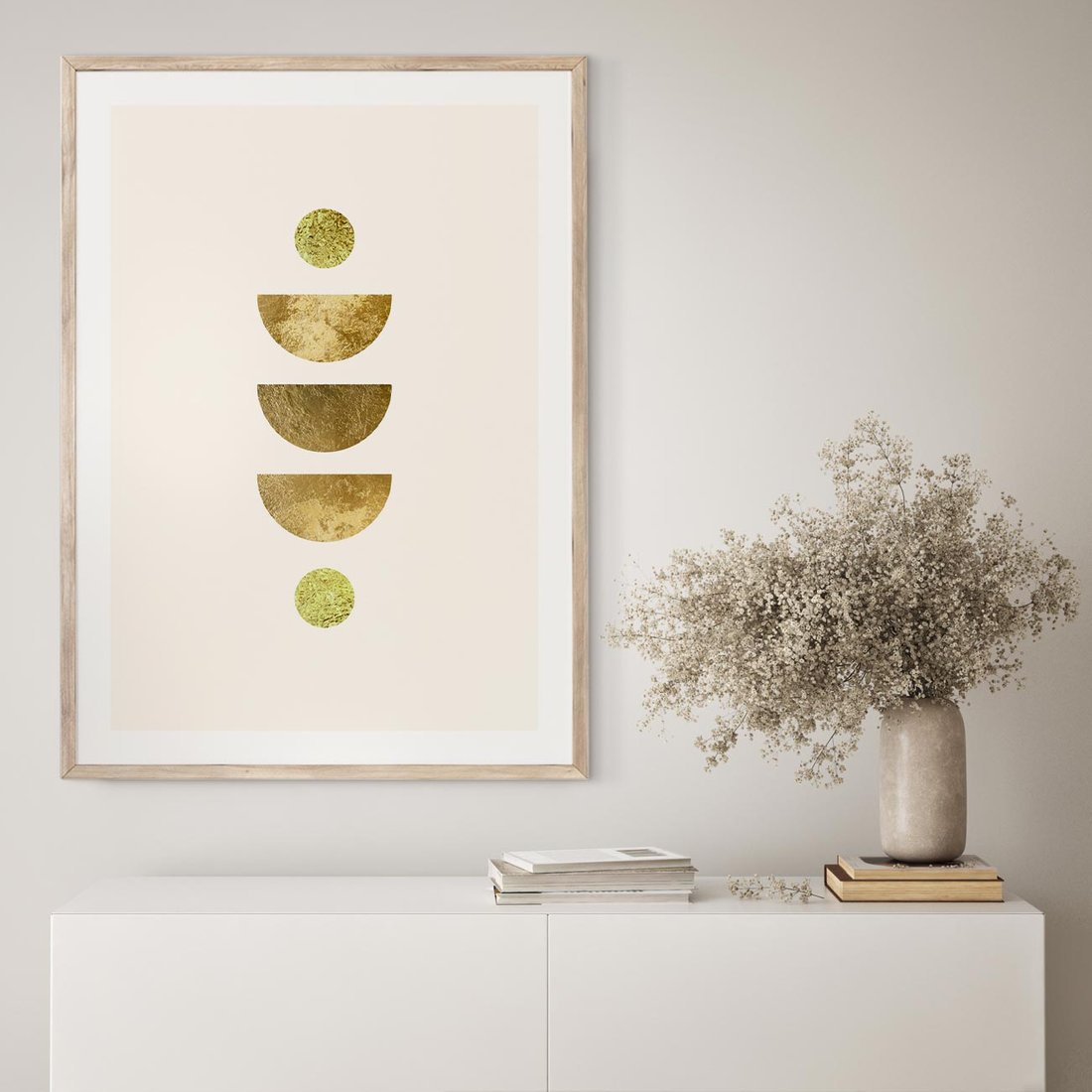 Plakat w ramie 50x70 - Harmonijne Odbicia - geometryczne złote kształty, tekstura - rama drewno