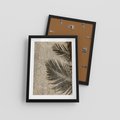 Plakat w ramie 30x40 - Plażowa Idylla - palma, cień na piasku - rama czarna