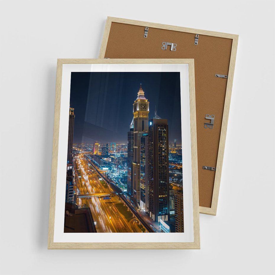 Plakat w ramie 50x70 - Nocna magia - miasto, noc - rama drewno