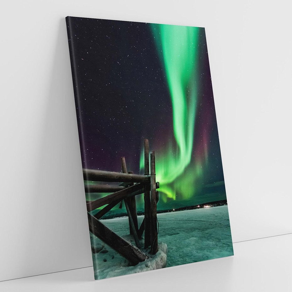 Obraz na płótnie 80x120 - Zorza polarna w tajemniczej nocnej przestrzeni - zorza, polarna