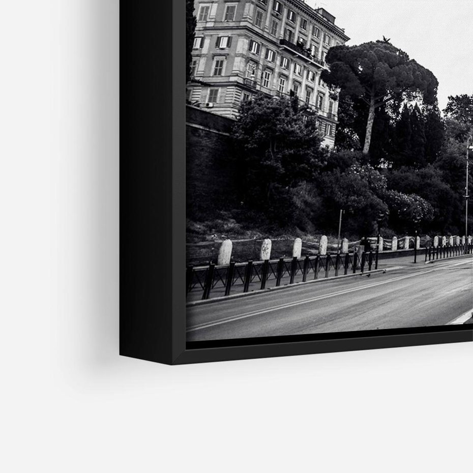 Obraz w ramie 70x50 - Echa Historii - czarno biała fotografia, koloseum - rama czarna