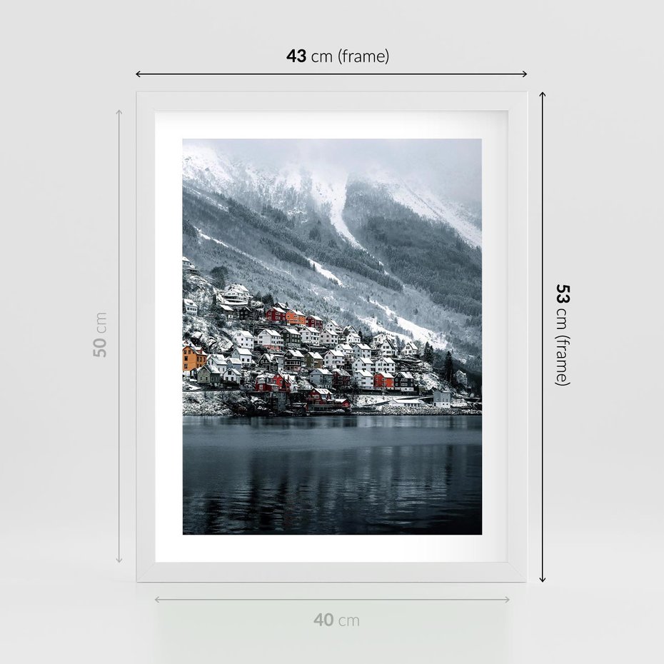 Plakat w ramie 40x50 - Skandynawia na Wzgórzach - domki na wzgórzu, skandynawia - rama biała