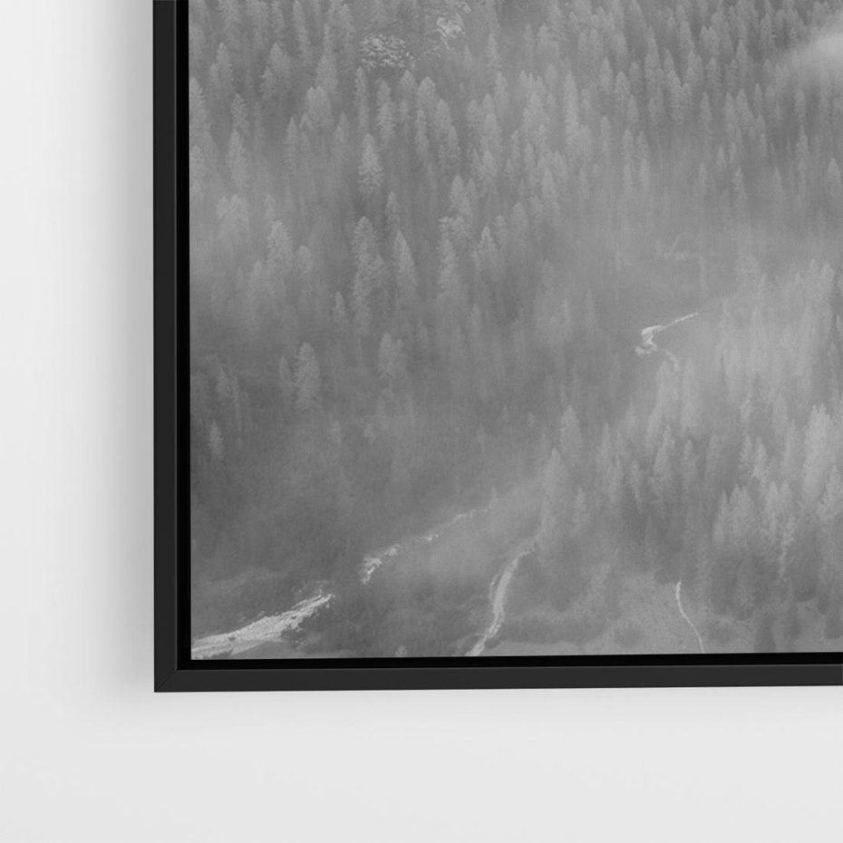 Obraz w ramie 100x70 - Szare Góry - zamglony krajobraz, las - rama czarna