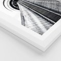 Plakat w ramie 40x50 - Perspektywa Wieży - architektura, wieża - rama biała