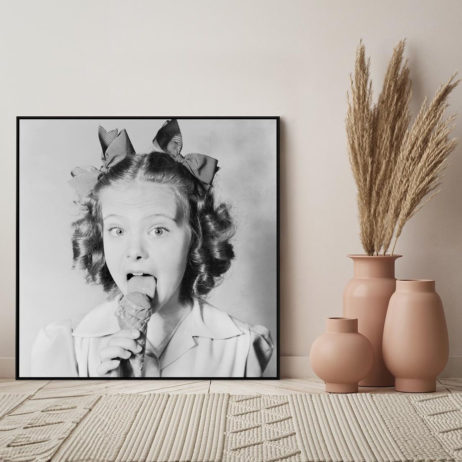 Obraz w ramie 50x50 - Pyszny Deser - retro zdjęcie, czarno białe - rama czarna