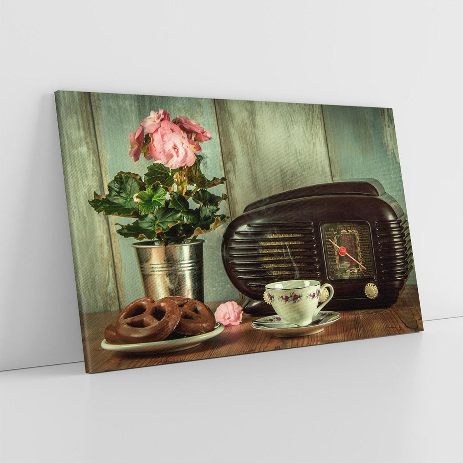 Obraz na płótnie 70x50 - Retro Radio z Kwiatami - Harmonia Nostalgii - retro, radio