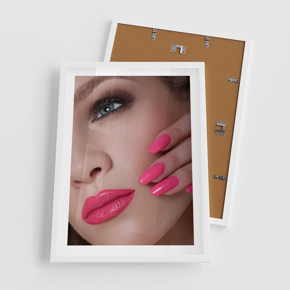 Plakat w ramie 50x70 - Usta, manicure, spa: kobieca harmonia - usta, manicure - rama biała