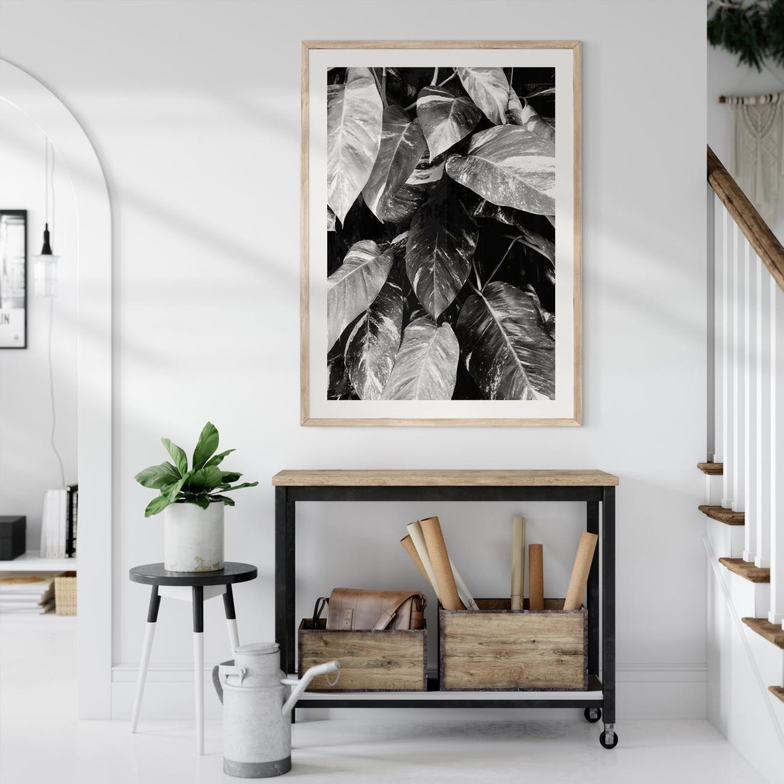 Plakat w ramie 50x70 - Liście w Czarno-Białej Fotografii - liście, roślina - rama drewno