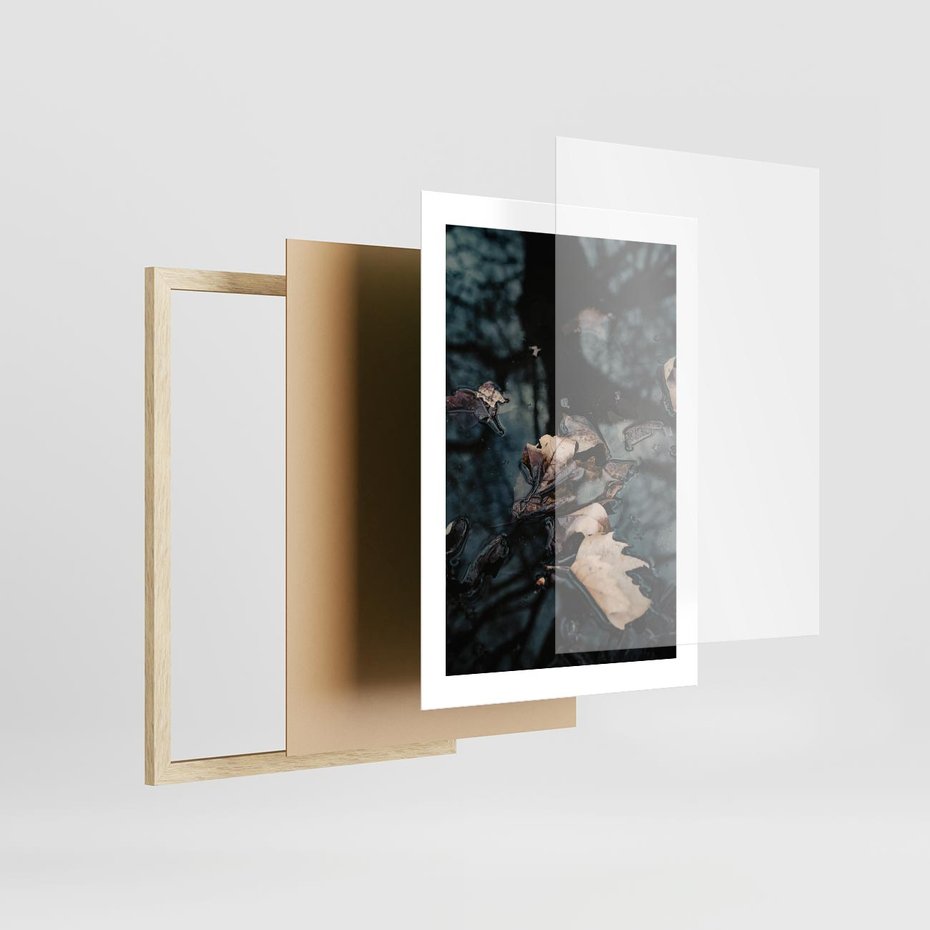 Plakat w ramie 30x40 - Jesienne Liście w Kałużach: Odbicie Natury - jesienne liście wkałuży, fotografia - rama drewno