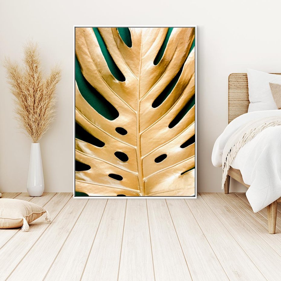 Obraz w ramie 70x100 - Piękno i Styl - złote, liście - rama biała