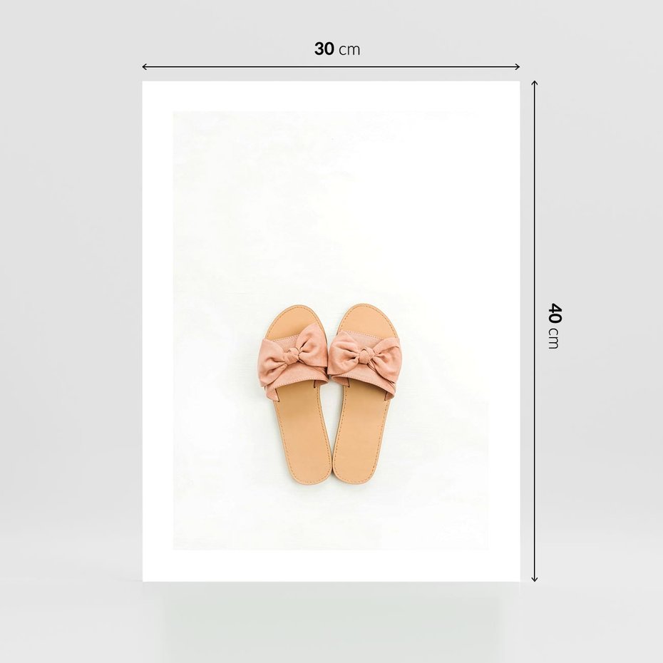 Plakat bez ramy 30x40 - Minimalistyczna Moda: Klapki na Białym Tle - klapki, minimalizm