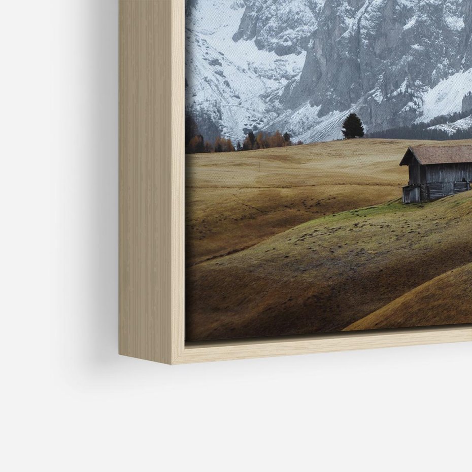 Obraz w ramie 50x50 - Odkryj Ich Urok - góry, skandynawia - rama drewno