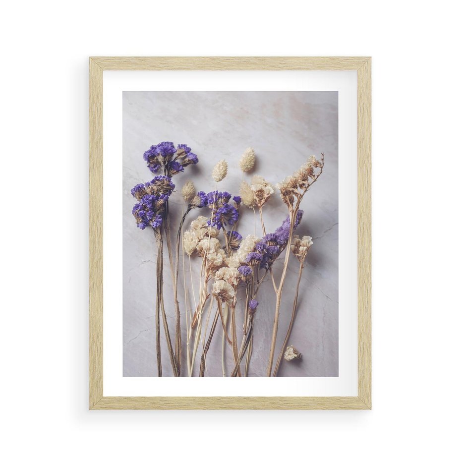 Plakat w ramie 40x50 - Błękitno-Biała Harmonia - suszone kwiaty, błekitne - rama drewno