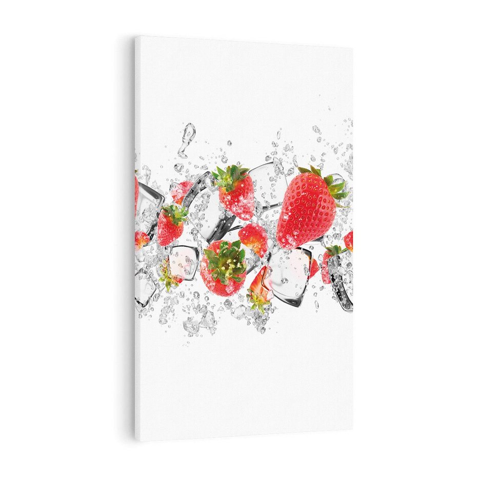 Obraz na płótnie 70x100 - Oaza świeżości: truskawki w wodzie - truskawki, woda